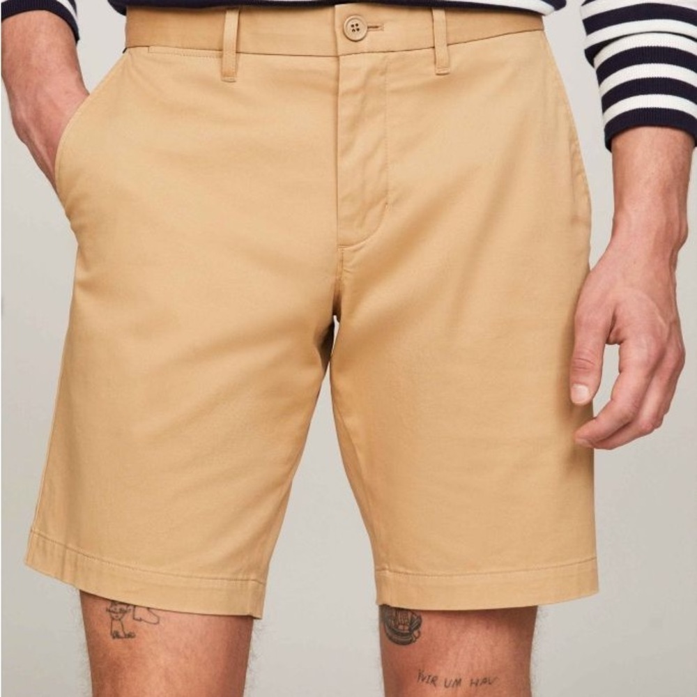 Tommy Hilfiger cargo shorts  size 29 Khaki